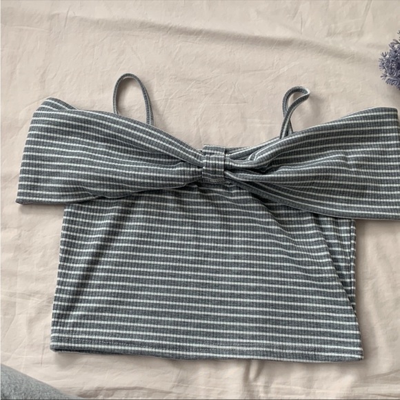 NWOT Cute bow crop top, size S, grey and white - Picture 2 of 7